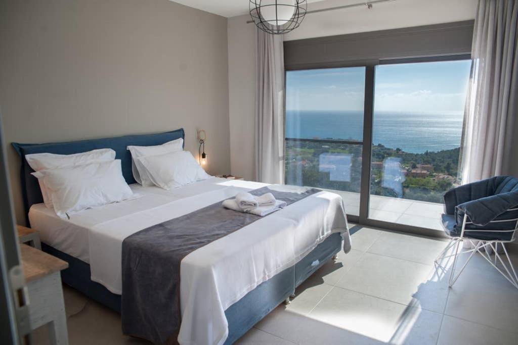 New Villa Blue With Private Pool At Trapezaki Livathos  Zewnętrze zdjęcie